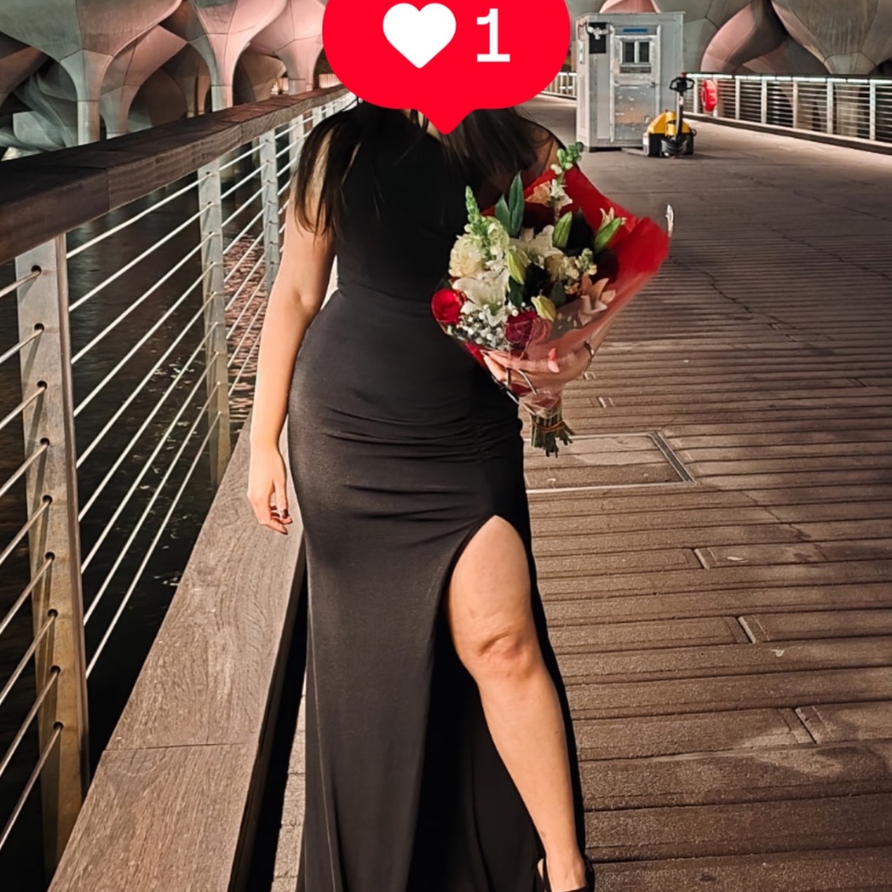 Lulus Ruched One Shoulder Black dress